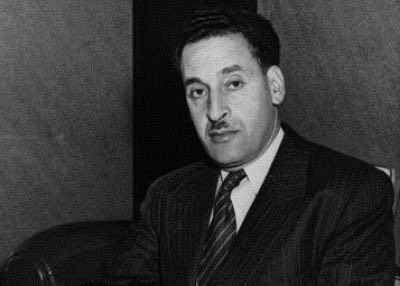 Le 10 février 1943, Ferhat Abbas, publie le “Manifeste du peuple algérien” et revendique une pleine autonomie pour l'Algérie. le Manifeste, signé par une vingtaine d’élus musulmans, dénonce l’échec de la politique conduite en Algérie par le gouvernement de la IIIe République.