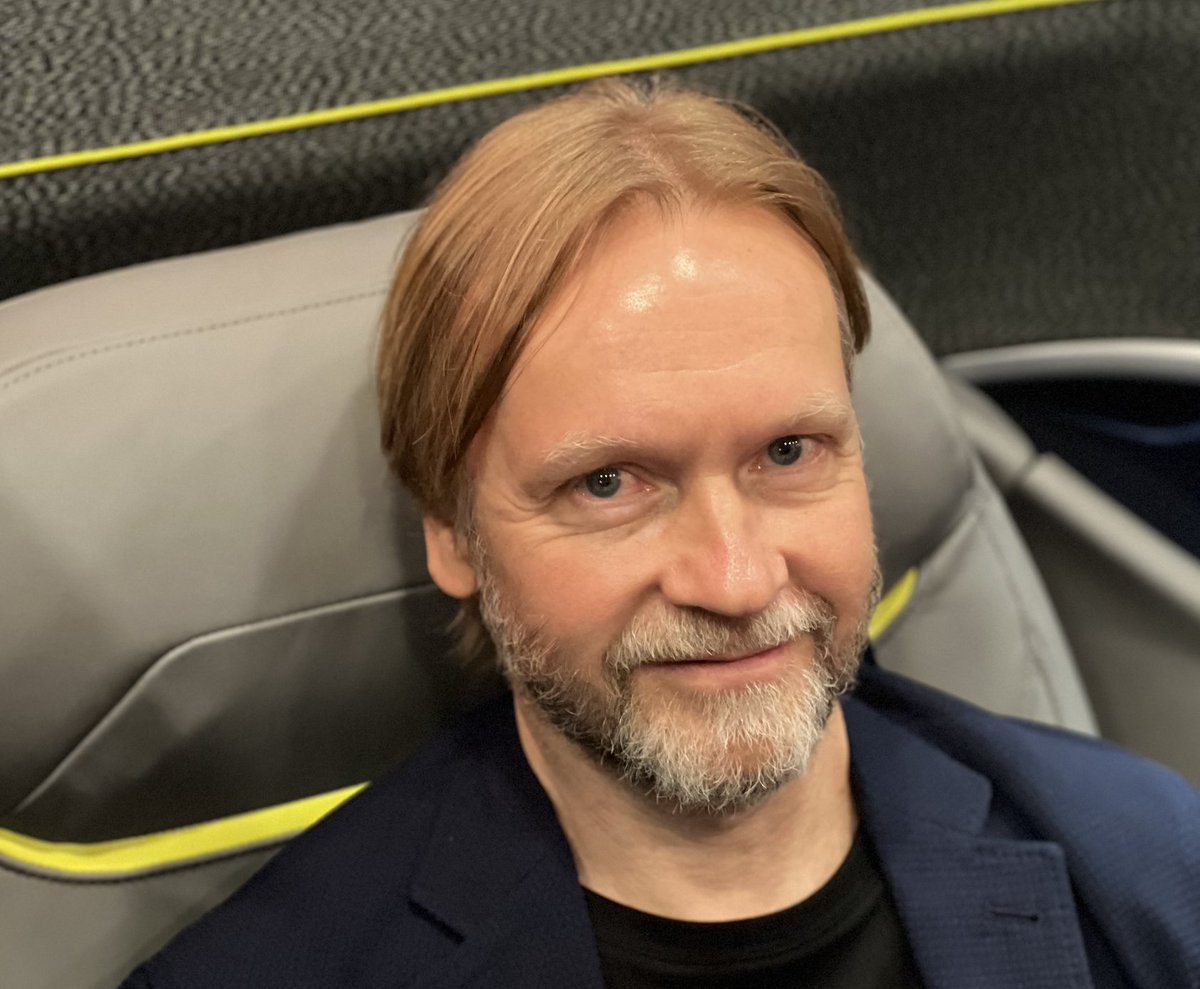 SpaethFlies's tweet image. Fascinating #PaxEx insights by #aircraft cabin designer Johannes Lampela of @BMWDesignworks on @AviationNews Youtube channel, based on my interview. Interesting new format. He says that sliding doors in C class are part of modern cocooning. Listen here:

youtu.be/peICwQCHq4c?si…