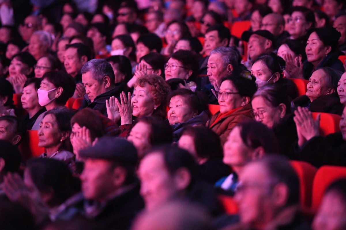 babaya_live's tweet image. Эд нар маань хэвийн боов, тавгийн чихрээр улсаа сүйрүүлсэн гэдгээ мэдэж байгаа болов уу?