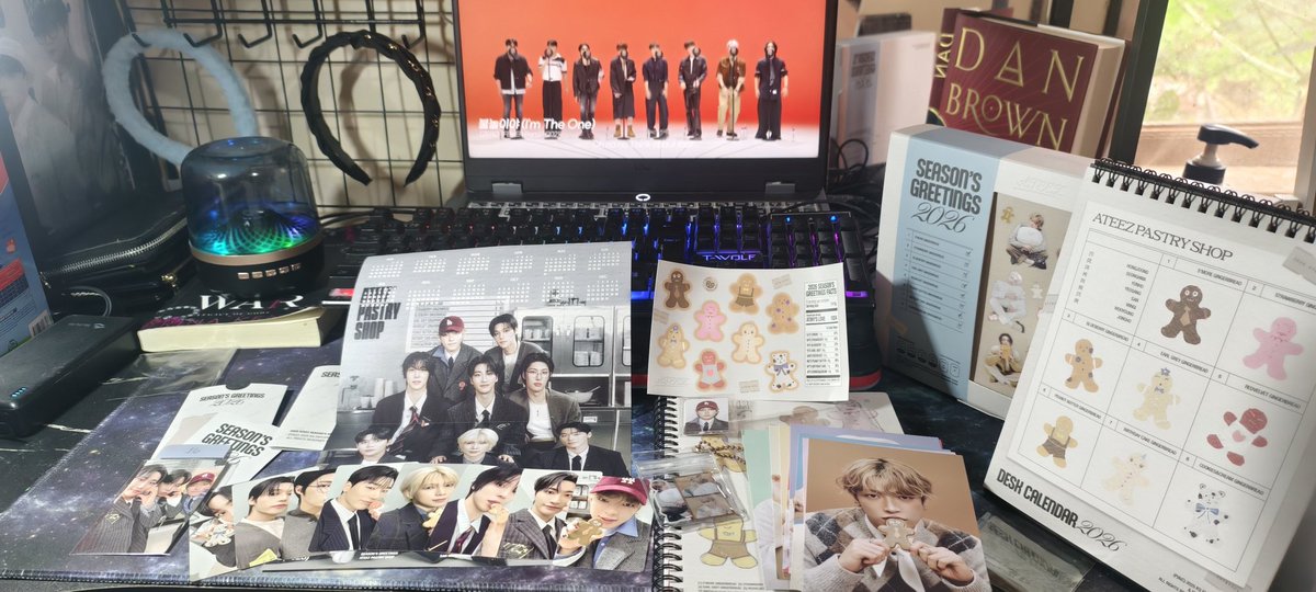 4makes8Kings's tweet photo. My @ATEEZofficial SG2026 came home na!! 🥰🥰🥰
As always TYSM @MistKshop for safely packing and shipping them! ♥️♥️♥️ https://t.co/DhIunyOBdY