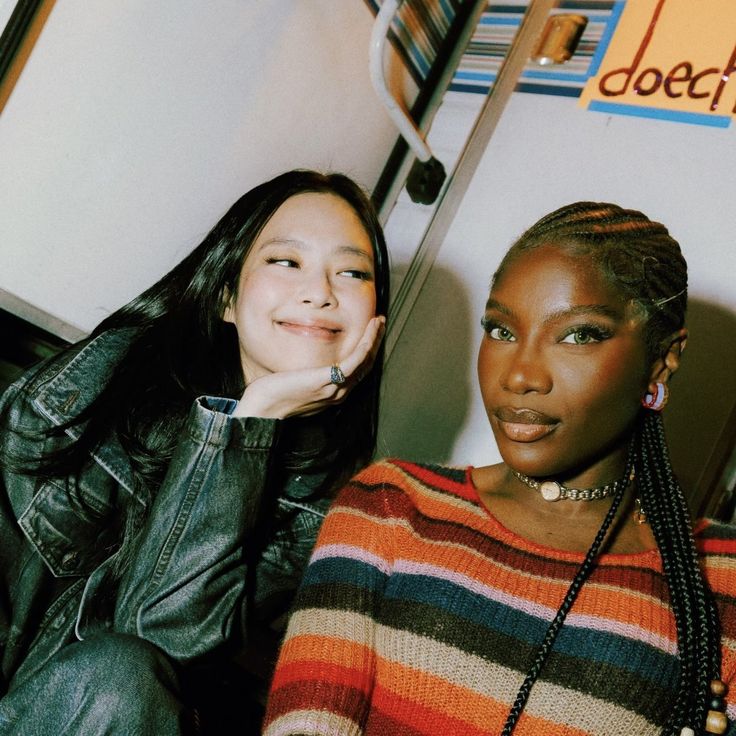 KINGTHEREALFIII's tweet image. Jennie and doechii 🔥