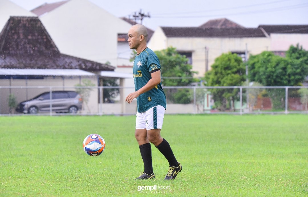 aryomasihbejo's tweet photo. Titip fotone Esteban Cambiasso https://t.co/djWiJhm6Tk