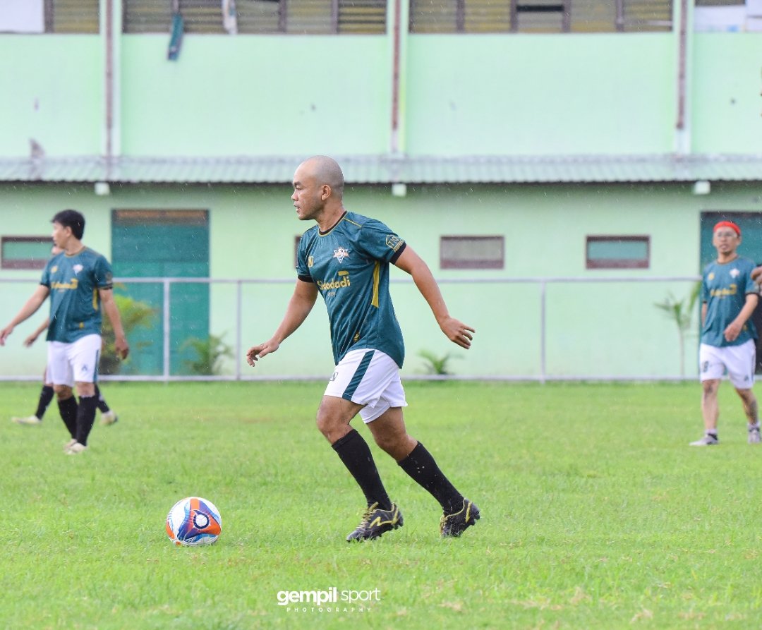 aryomasihbejo's tweet photo. Titip fotone Esteban Cambiasso https://t.co/djWiJhm6Tk