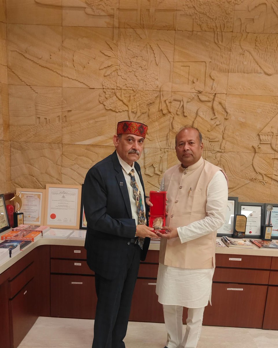 Truely honoured to receive the warm welcome by the Director, MNIT, Jaipur, presenting a beautiful momento of Sri Nath ji.
A very learned person, a global authority on Smart Grid. <a href="/alokelal/">Aloke Lal</a> <a href="/TSTirumurti/">T S Tirumurti</a> <a href="/nkgoyal167562/">Prof NK Goyal Chairman Aycasonics & TEMA CMAI CSAI</a> <a href="/paniitindia/">Pan IIT Alumni India</a> <a href="/IITRAAOfficial/">IIT Roorkee Alumni Association</a> <a href="/kavitakiran/">Dr kavita kiran</a> <a href="/TEPCofficial/">TEPC</a>