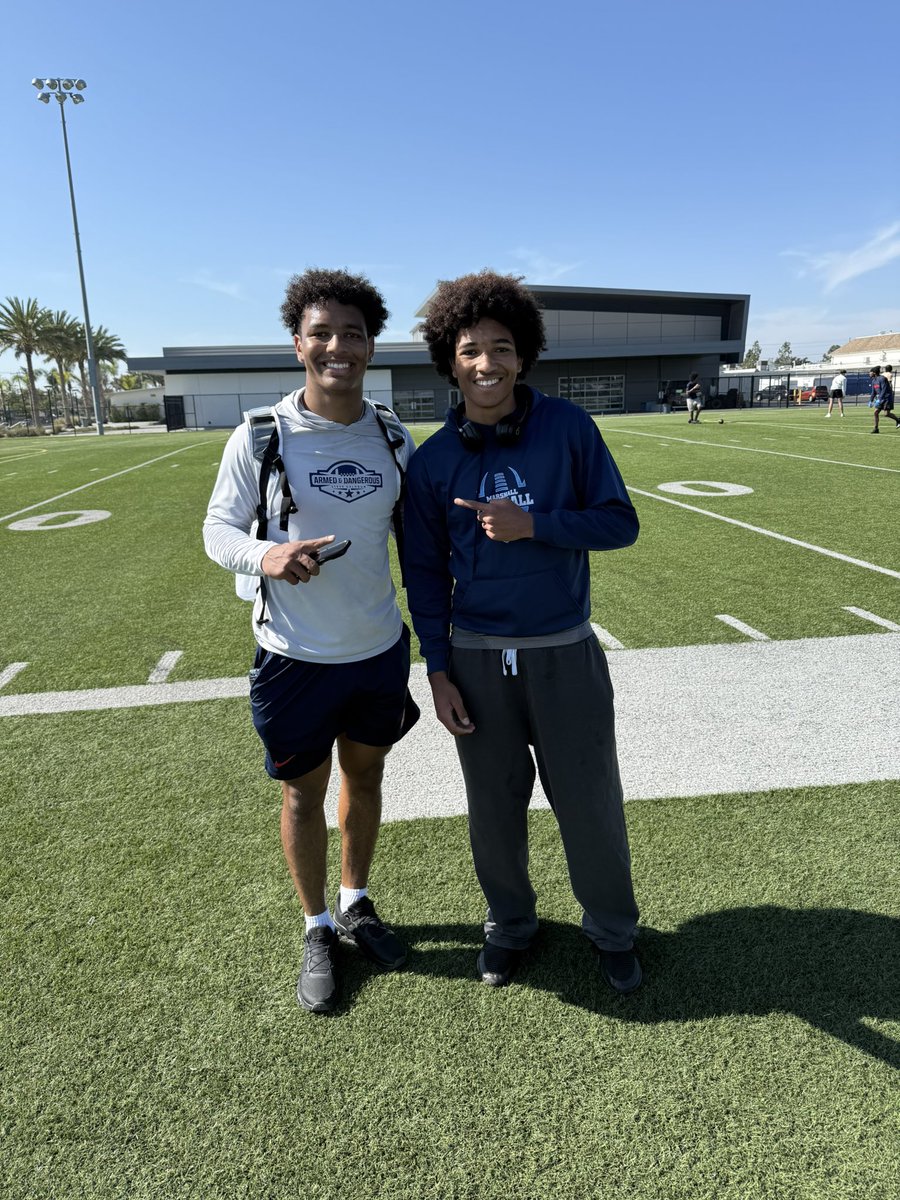 Grateful for the chance to learn from one of the college greats <a href="/TrinidadChambl1/">Trinidad Chambliss</a> 🙏🏾
Thanks to <a href="/ArmedDangerQBS/">Armed&Dangerous QB</a> for the opportunity.