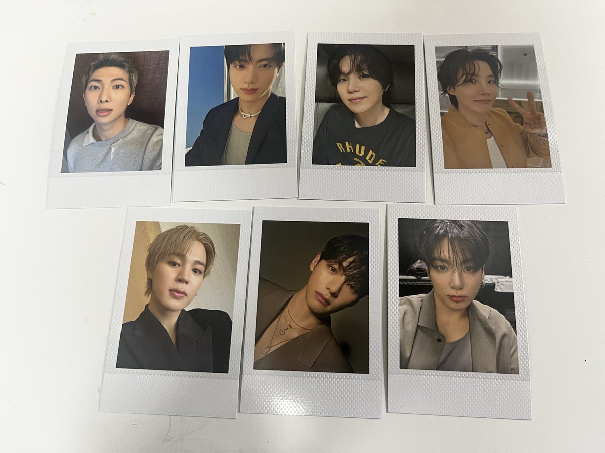 saxophonist95's tweet image. armybomb comes with these polaroids, they look so prettyyy