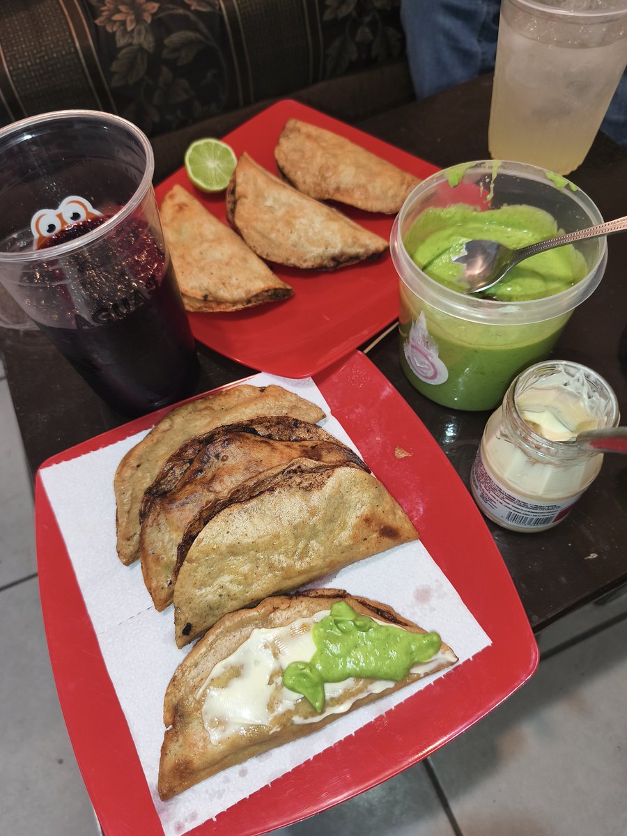 Mi madre siempre consintiendome 😍 que buenas camaronillas estilo Guerrero 🤤