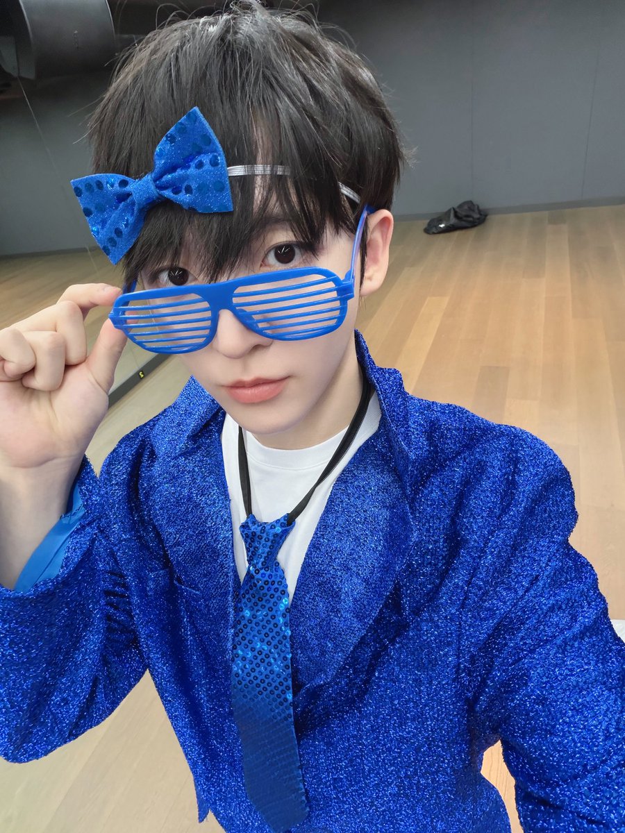 kickoud's tweet image. 혹시 트로트 욕심잇니? 
이때부터 알아봣어야햇어......