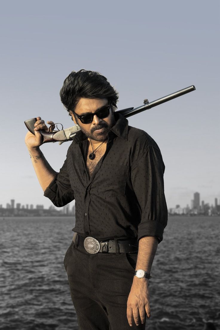 iamstoicH's tweet image. 📢 PAWANKALYAN x Surender Reddy🎬

Power Star #PawanKalyan is set to team up with director #SurenderReddy for a massive action drama! 💥

Rumors suggest the story revolves around the bond between brothers, potentially featuring another young top hero. Produced by #RamTalluri,