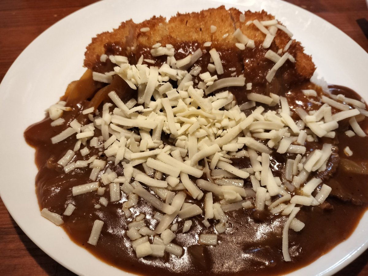 110Mpower's tweet photo. クードポールさんのハヤシチーズ
※カツは間違って乗っかっています

ここのハヤシライスは、好きながよねー
コクと言うか、何というか甘みがあって好き
煉獄さんになれるわ

#クードポール
#ハヤシライス
#高知
#ランチ https://t.co/pFvk7slcYz