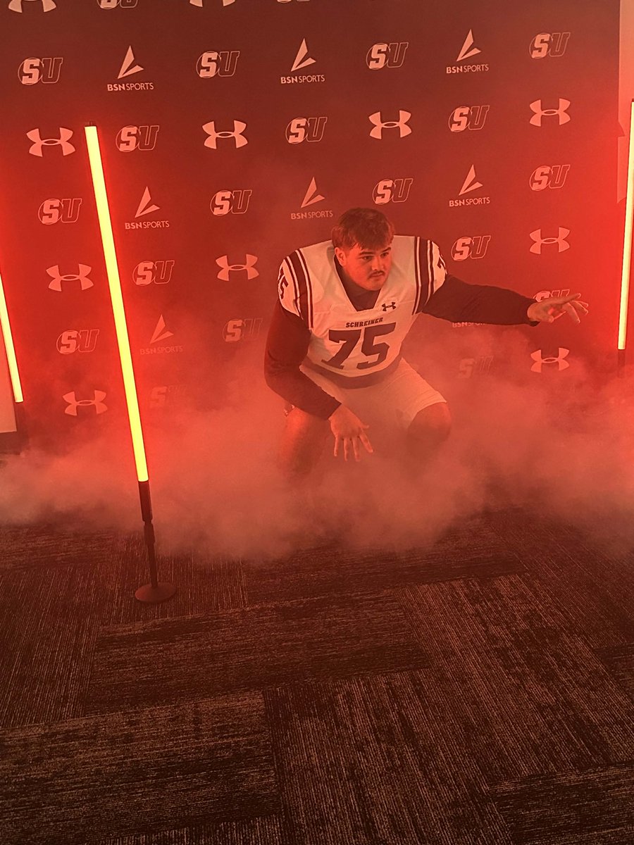 TBrengman75's tweet photo. Had a great visit at @SchreinerFB Thank you @coachkeithallen and @CoachZ_SU for having me! @declan_deyoung @ClyntonElwood @FBswarmfootball https://t.co/GHlo8DETzq