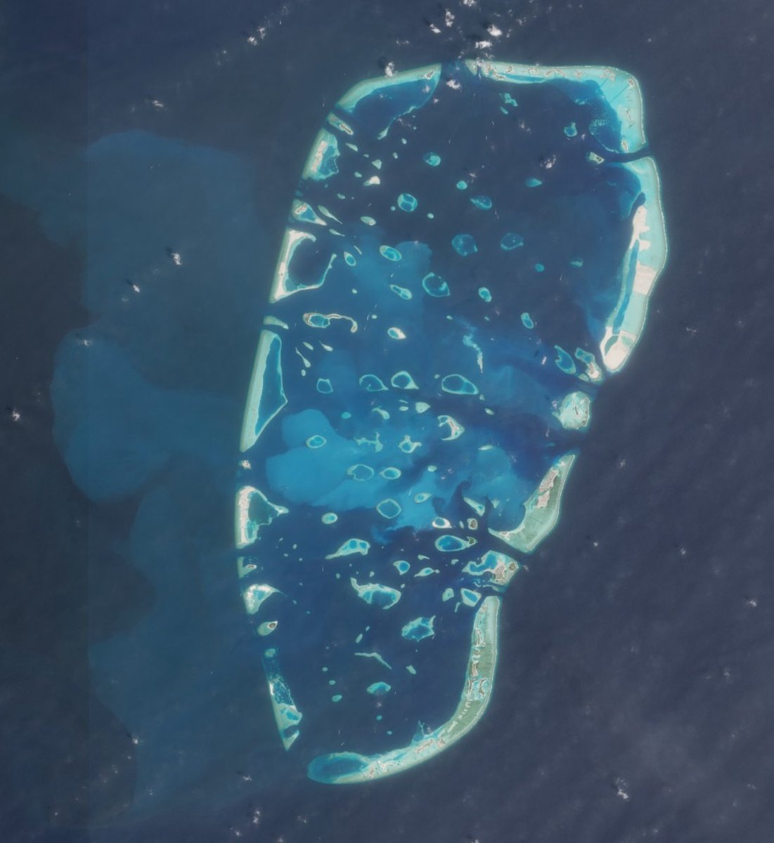 މާލެ އަތޮޅު ދެކުނު

ފެނަށް ގިރުވާ ބޭސްގުޅަ އެއް؟ <a href="/Thoriqibrahim/">Thoriq Ibrahim</a>