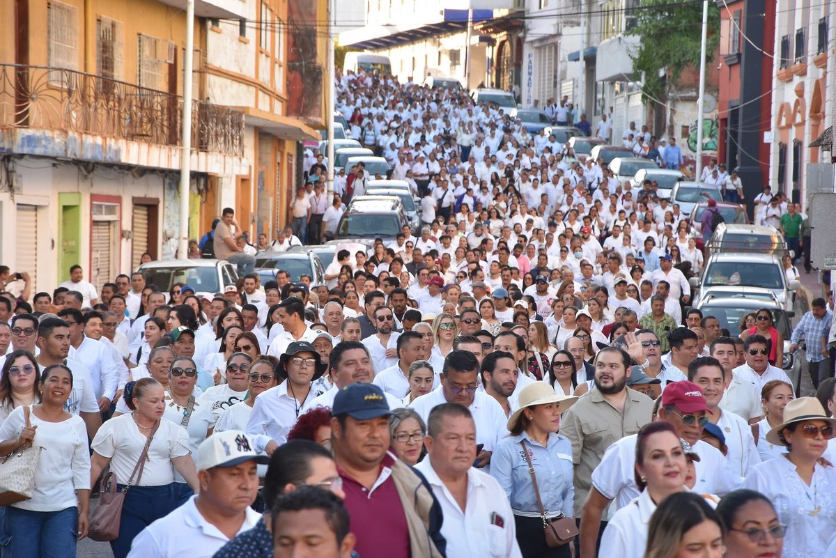 Conmemoramos el 113° Aniversario de la Marcha de la Lealtad, honrando el legado de José María Pino Suárez, reafirmando nuestro compromiso de servir a Tabasco con disciplina, amor al pueblo y la convicción de trabajar por un estado más justo.

#FinanzasTabasco #MarchaDeLaLealtad