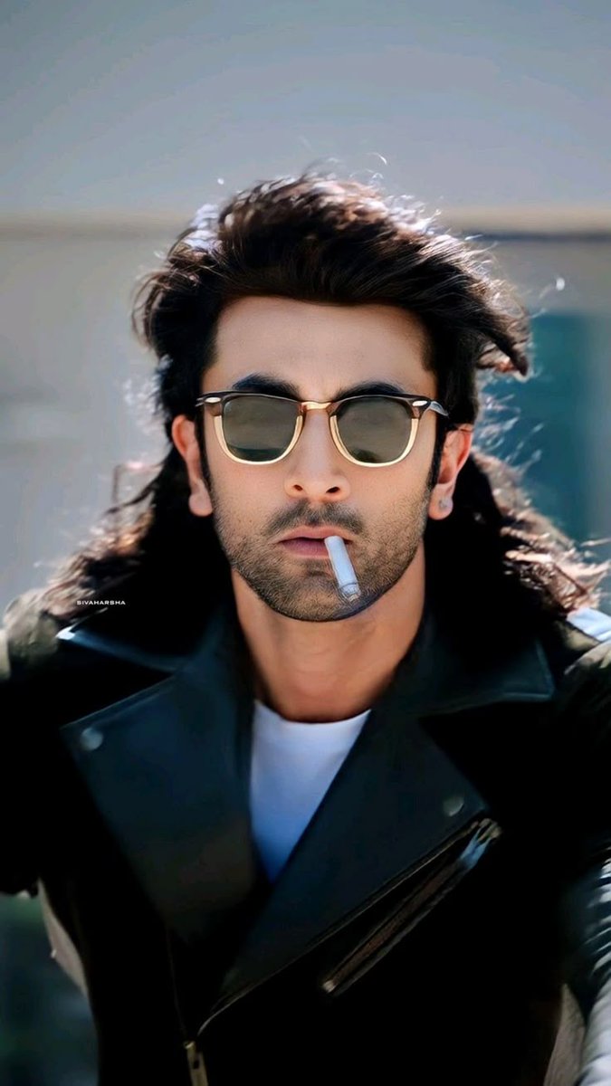 iamstoicH's tweet image. 🚨 Dhoom 4 Update 🚨

Contrary to ongoing rumours, #RanbirKapoor’s involvement in #Dhoom4 is far from confirmed. At present, #Ranbir is said to be only an internal idea, with no official discussions moving forward due to the absence of a finalized script.

According to sources,