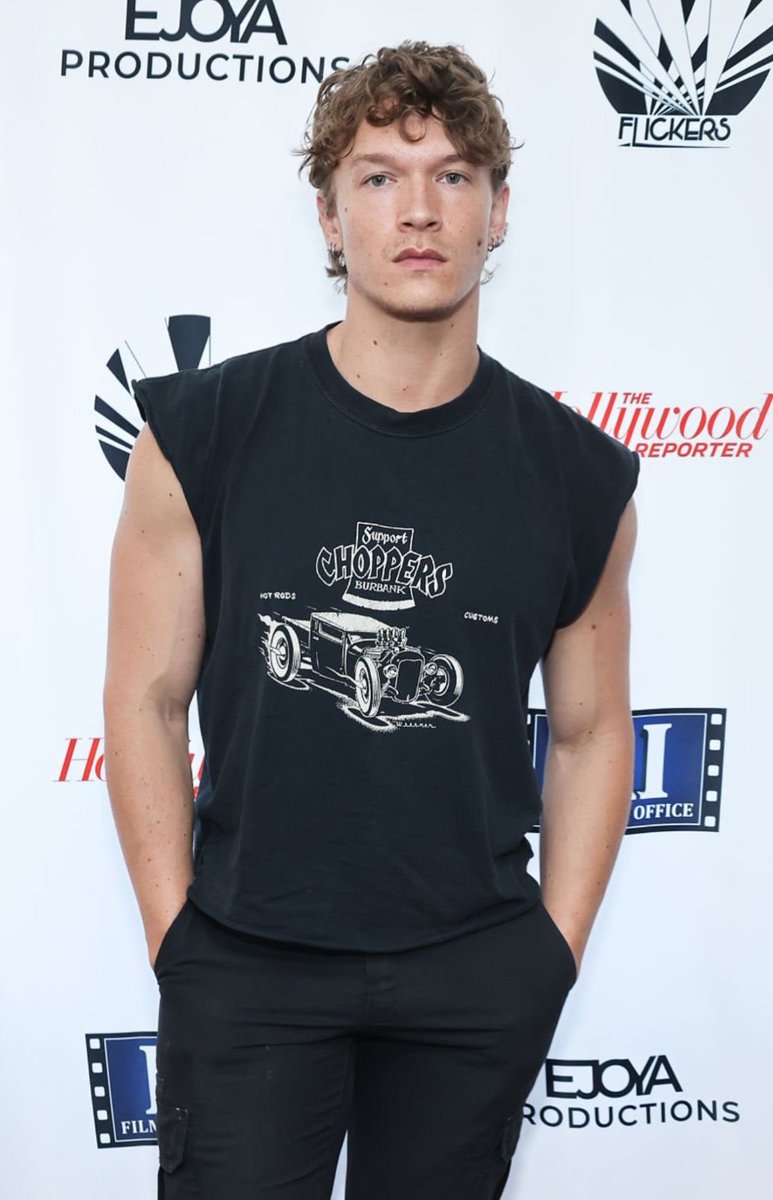 this connor fucks me up so bad he’s so fucking hot