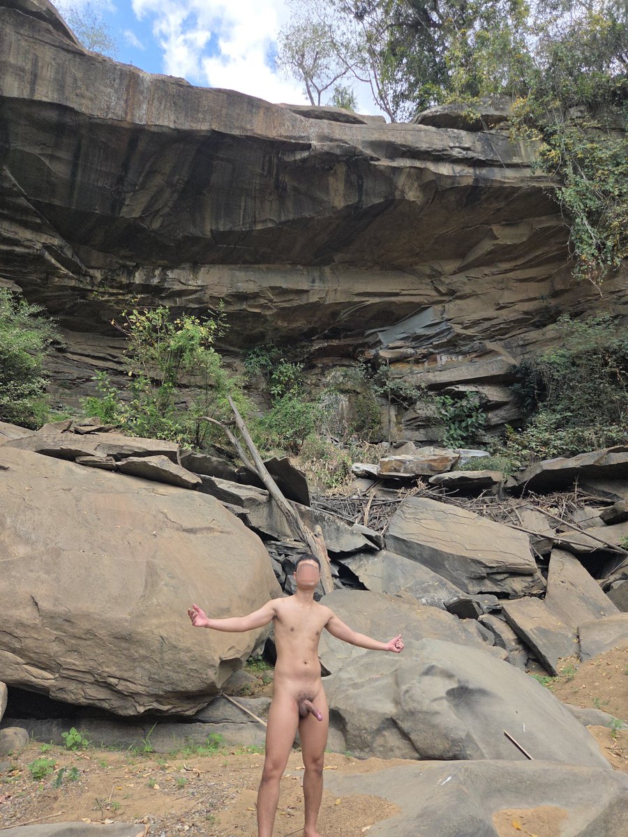 S1naturist13's tweet photo. Free hug https://t.co/ElolnSh307