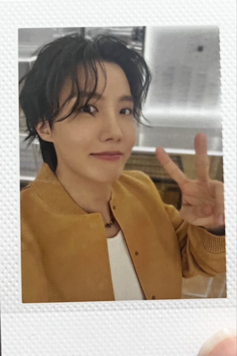 OMG, BTS Light Stick Hobi photocard is during Japan visit of