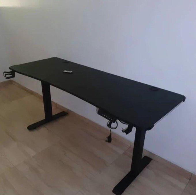 Techzone001's tweet image. Back.                 Or.           White 

🏷380,000