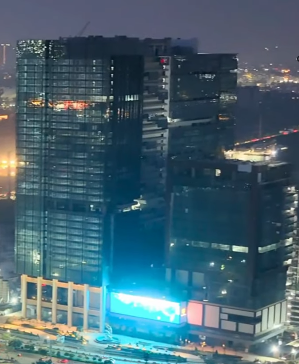 hydinfra's tweet photo. #Hyderabad #SASiTower #DOOH #8KDisplay #India

India’s biggest DOOH advertising screen with an 8K display is now live at SAS iTower, Hyderabad

📷 : Iconi By Onevision https://t.co/tPBX7dqf27