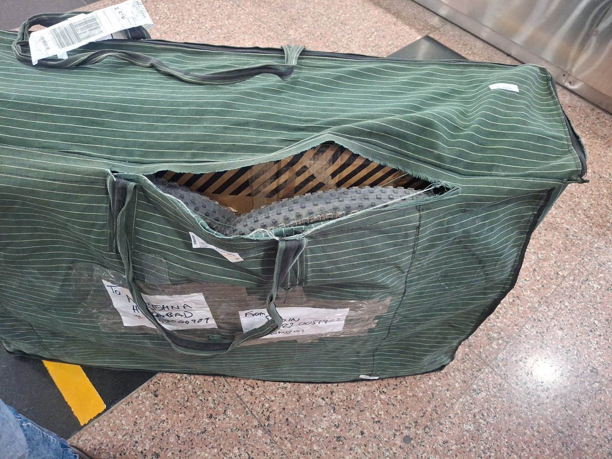 VedhaVyas512114's tweet photo. @IndiGo6E You charged ₹5,000 for carrying my sports equipment, yet my bag (worth ~₹10,000) and my cycle were damaged during transit. This is unacceptable handling after paying extra. Expecting compensation and immediate resolution. https://t.co/r75IsteoXR