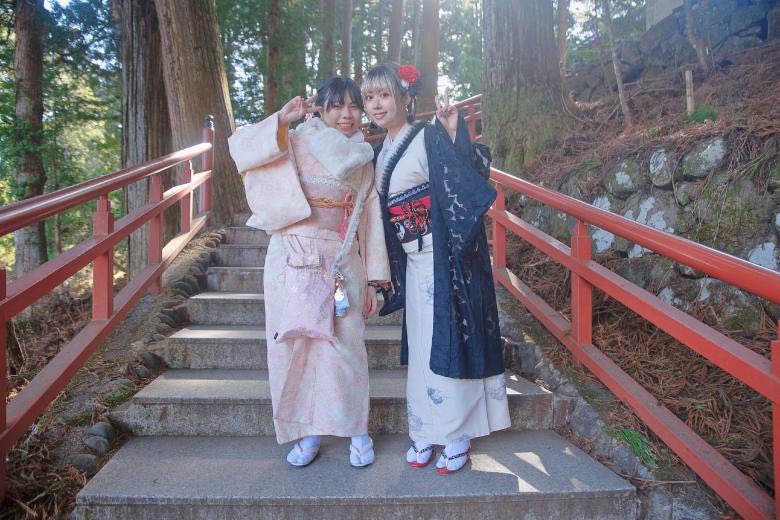 お客様Photo📸
素敵なお写真をいただきました✨️
フィリピンから旅行で来てくださったお二人。
日本が大好きで日本のドラマやアニメを見て日本語を勉強されたそう📖
本当にすごい👏✨

 #coconnikko #着物れんたる  #日光   #春休み