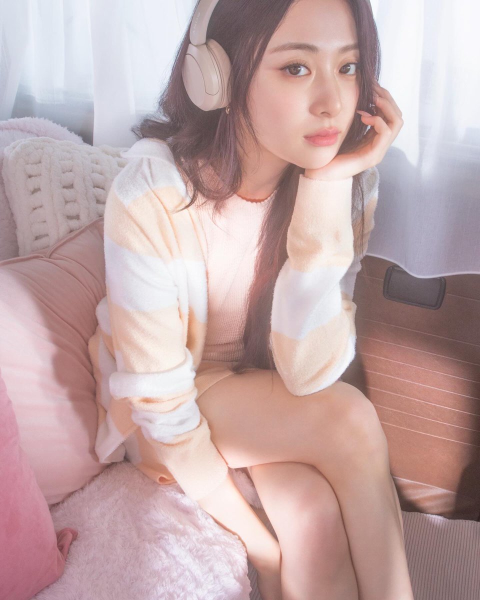 HUH YUNJIN for GELATO PIQUE ♡