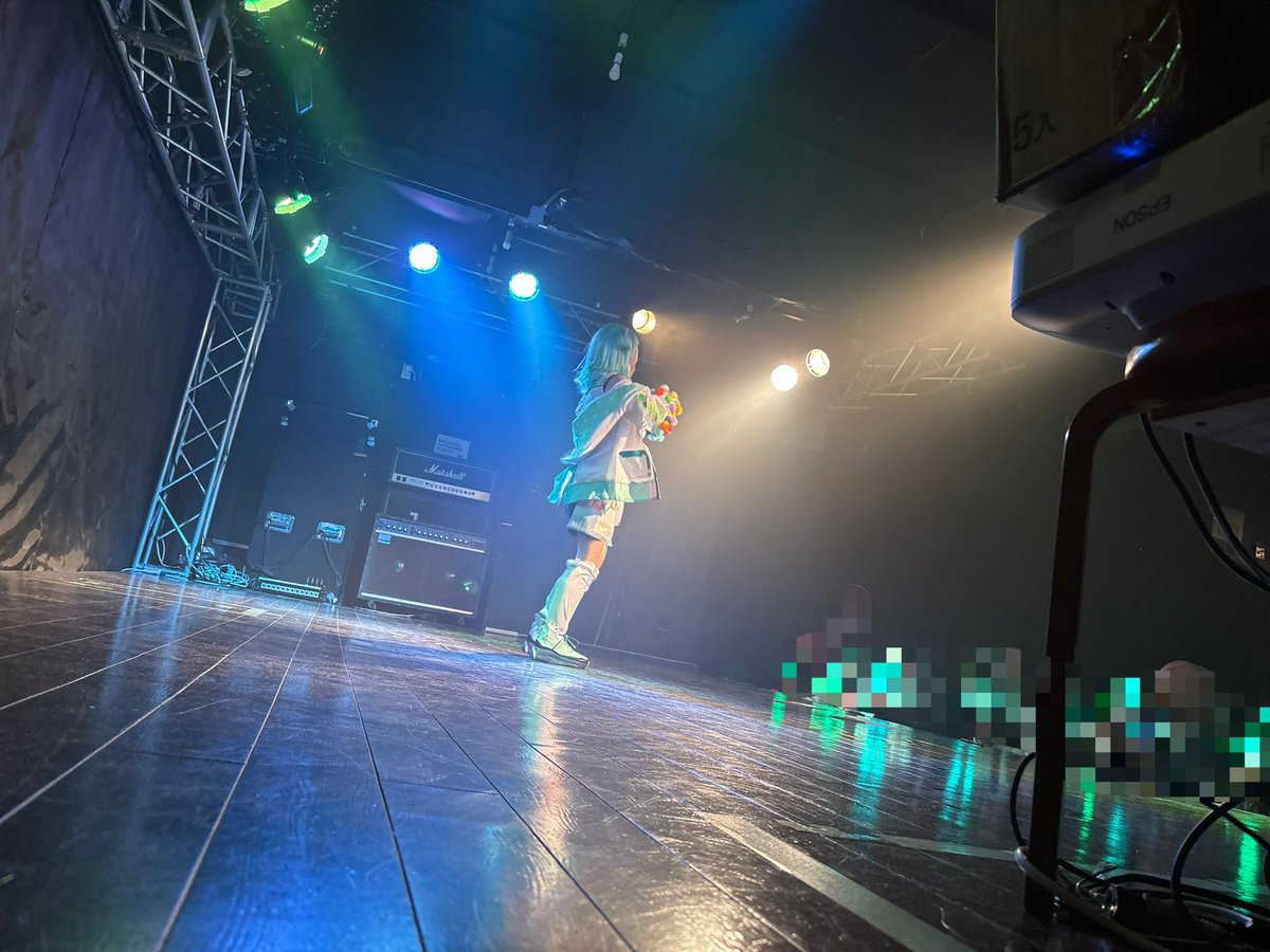 アイコンをステージの裏写真にしたのですが慣れない…💦