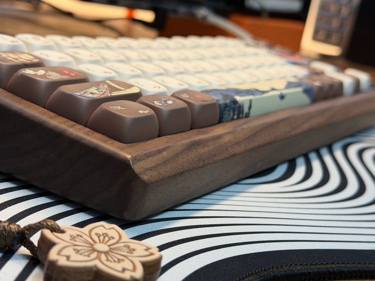 XVX様 @xvx_keyboard より提供いただいたキーボードMU68 FujiWaveの