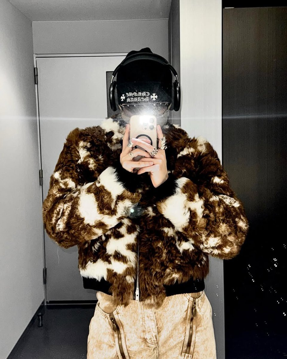 midoree_sum's tweet image. 앤팀 인스타 #니콜라스 

Winter armor on