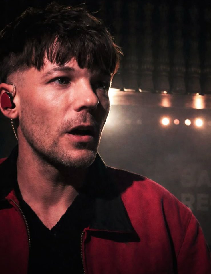 t91loupics's tweet photo. OH MY GOD LOUIS TOMLINSON https://t.co/4mRkLFgRSJ