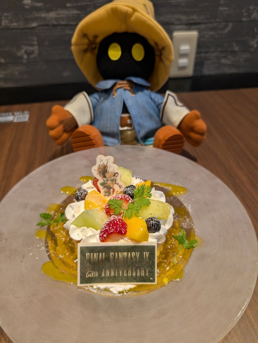 ラストはアニバケーキ🎂 IX25周年で色んな商品が発売していってる中で