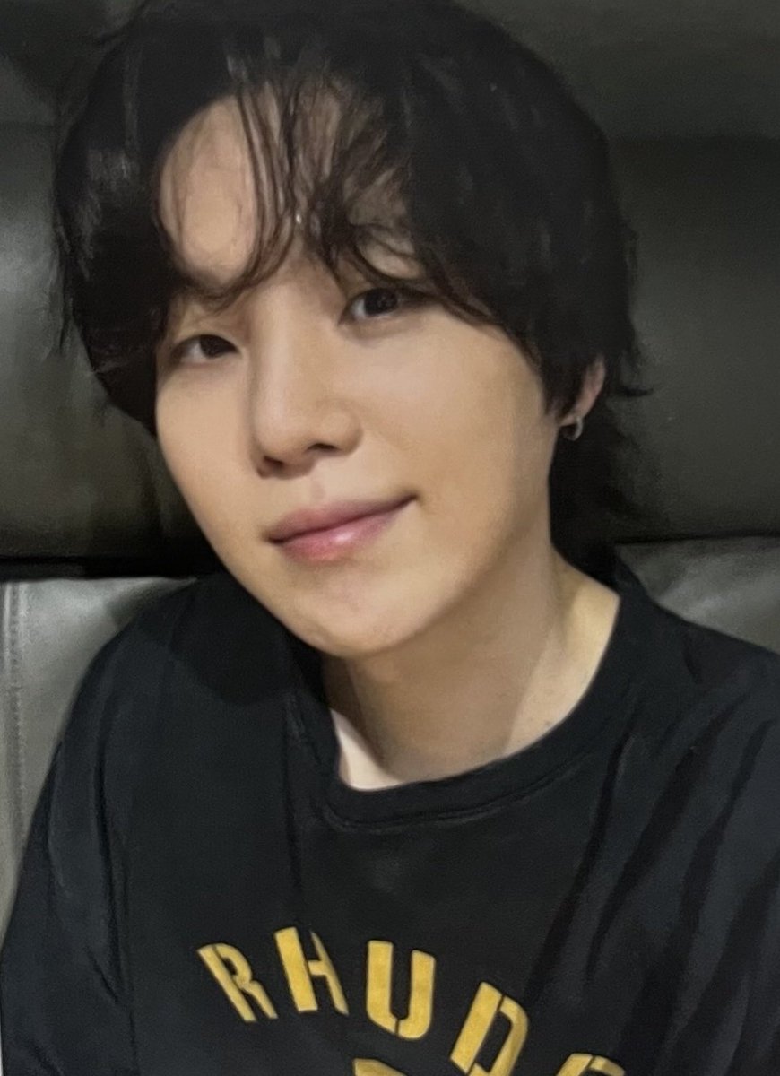 sakinayoongi's tweet image. Yoongi new photocard from Armybomb ver 4 so pretty!