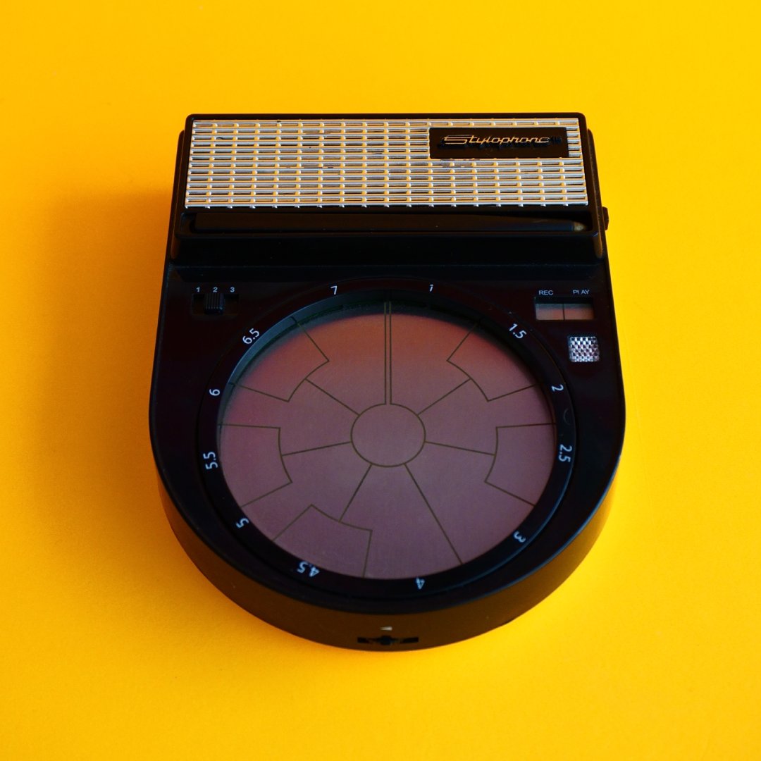 loormedia's tweet photo. OBJeCT 005
Dubreq Stylophone Beatbox
Pocket Drum Machine
LOOR MEDIA
#loormedia
#OBJeCTS
#Stylophone
#stylophonebeatbox
#drummachine
#Synth
#dubreqstylophone
#dubreq https://t.co/WC0IZIwrGU