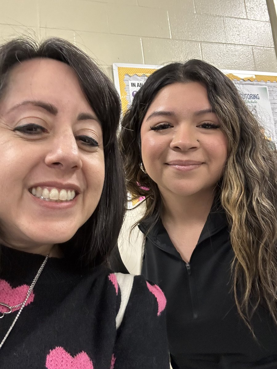 Stinson’s First Year Educator of the Year is Ms. Amaya!! Yay!!  #SkyhawkPride #MedinasMarvels