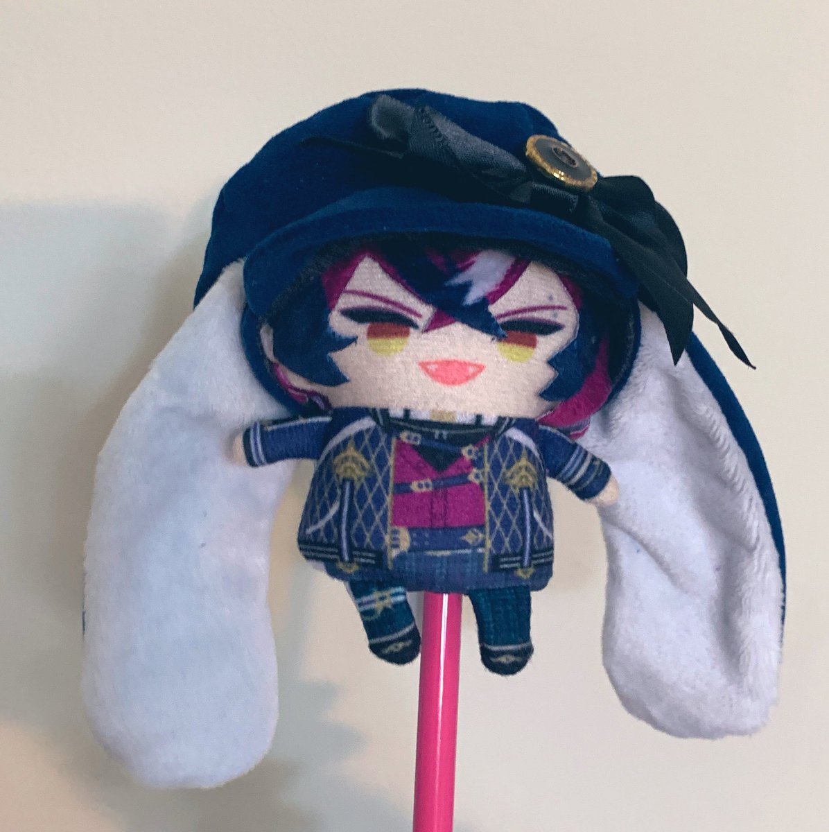 twelf_sttg's tweet photo. CWT72單獨販售的垂耳兔帽子
現場會有四色：深紅、寶藍、紫羅蘭、檸檬黃 https://t.co/zh1Q4H0dU9