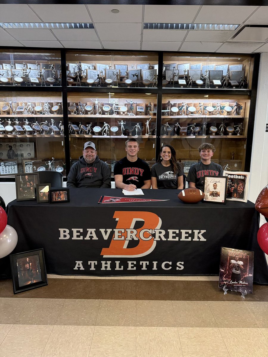 JessicaMcadow's tweet photo. A huge thank you to everyone who came out to celebrate Landon Mullins signing with the University of Indianapolis today! ❤️🩶🖤 Landon has put in so much work and we are so blessed to watch him take this next step. Stay humble and keep chasing greatness! 🏈💪🏼 Let’s go!! https://t.co/X2qSG4RgcC