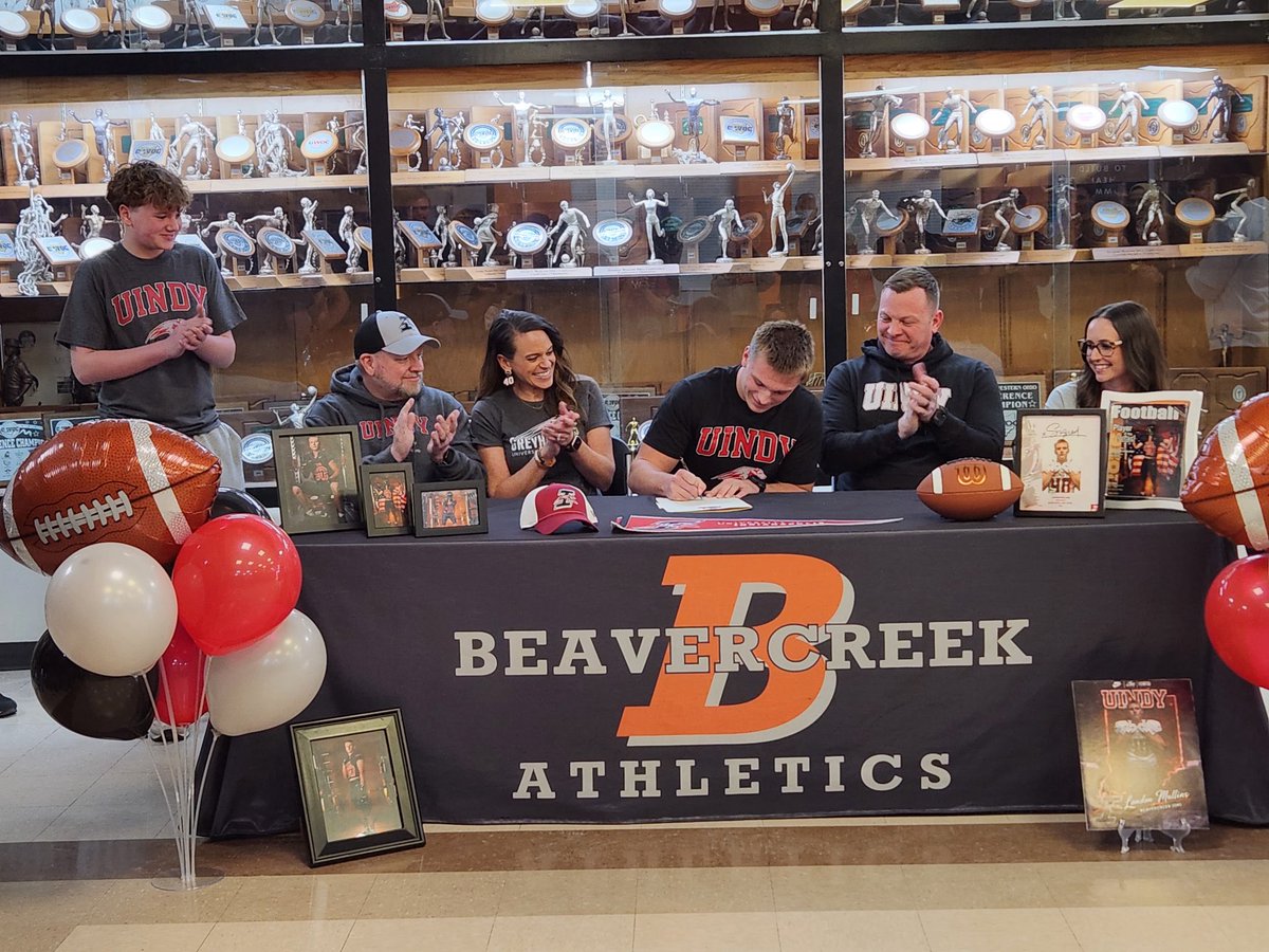 JessicaMcadow's tweet photo. A huge thank you to everyone who came out to celebrate Landon Mullins signing with the University of Indianapolis today! ❤️🩶🖤 Landon has put in so much work and we are so blessed to watch him take this next step. Stay humble and keep chasing greatness! 🏈💪🏼 Let’s go!! https://t.co/X2qSG4RgcC