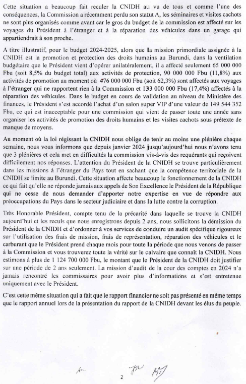 nshimajacques's tweet photo. Cher frère @VignyNimuraba, Cher Président,
J’ai pris connaissance avec une attention particulière de votre récente déclaration publique, ainsi que de la vague de commentaires qu’elle a suscitée chez les internautes. 

Depuis plusieurs années et pour des raisons de convenance personnelle, j’ai volontairement réduit ma présence sur les réseaux sociaux afin de me consacrer à l’essentiel. Toutefois, votre sortie médiatique m’impose aujourd’hui un devoir de réaction, et ce pour deux raisons objectives et légitimes. D’une part, pour avoir été votre collaborateur direct pendant six ans au sein de la CNIDH en qualité de commissaire ; d’autre part, pour avoir été votre conseiller proche, régulièrement consulté et écouté tout au long de notre premier mandat. Or, en droit comme en éthique publique, le silence face à des affirmations graves peut être interprété comme une forme d’assentiment. Je ne saurais m’y résoudre.

Vous connaissant intimement sur le plan professionnel et institutionnel, j’ai immédiatement perçu, à la lecture de votre déclaration, l’arrière-plan stratégique de votre démarche : intervenir à la veille de la 61ème session du Conseil des droits de l’homme des Nations Unies, prévue à Genève du 23 février au 31 mars 2026, dans l’objectif manifeste d’influencer négativement le processus d’évaluation de la CNIDH et d’en provoquer, coûte que coûte, sa rétrogradation. Une mission qui, certainement, se heurtera à la rigueur, à la technicité et à l'objectivité du mécanisme d’accréditation des Institutions Nationales des Droits de l’Homme.

Sur le fond, votre déclaration pèche par une exagération manifeste. Reconnaître l’existence de défis au sein du système judiciaire burundais est légitime ; affirmer, en revanche, que « la loi n’existe pas au Burundi » est juridiquement inexact. Une telle affirmation révèle soit une méconnaissance profonde des notions élémentaires de loi, de justice et d’état de droit, soit une volonté délibérée de travestir la réalité à des fins politiques.
Permettez-moi ici une précision presque pédagogique, mais nécessaire. "La loi"est une norme juridique adoptée, promulguée et publiée ;"la justice"est l’institution chargée de l’appliquer."

Confondre les deux notions revient à déclarer qu’il n’existe plus de feux de signalisation parce qu’un policier a mal régulé la circulation, une confusion pour le moins étonnante pour quelqu’un ayant passé 6 ans à veiller officiellement au respect des normes juridiques sur l’ensemble du territoire national.

Il importe de rappeler que, durant notre premier mandat, l’action de la CNIDH a été saluée tant au niveau national qu’international, conduisant à sa réaccréditation au statut A par le GANHRI, en conformité avec les Principes de Paris. Les années qui ont suivi c’était de la cacophonie (cfr cette lettre que les commissaires ont adressée au Psdt de l'Assemblée Nationale le 02.03.2025). Rappelez-vous qu’en écrivant une telle lettre, les commissaires ont pris bcp de risques en vue de sauver l'honneur de la CNIDH.

Il est dès lors inacceptable de tenter de transformer des responsabilités personnelles en une prétendue crise institutionnelle, en s’attaquant aux autorités. Vos anciens collaborateurs, nous demeurons disponibles pour témoigner le jour où la justice décidera d’examiner les faits et allégations à l’origine de votre démission.

A mon avis, la démarche la plus responsable et sage aurait été de présenter des excuses au peuple burundais pour avoir, à un moment donné, failli à la mission confiée de protéger les vulnérables, de plaider en faveur des victimes des violations des DH, de conseiller loyalement les autorités en matière des DH et d'incarner un leadership responsable, rassembleur et exemplaire. @CNIDH_Bdi @Ganhri1 @UNHumanRights