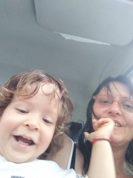 Prijatelji nasi dragi podelite ovu objavu, mnogo znaci nasem sinu za njegovo lecenje. 
Takodje ako ste u mogucnositi uplatite sms 
76 na 2407 za Iliju.