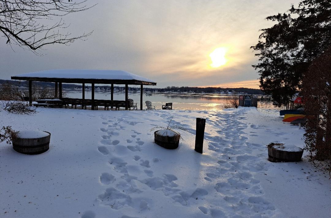 The creeks off the Magothy and Severn Rivers were frozen over for two weeks. But the thaw is on in #severnapark and events are happening. Mid-winter cold freezes out most activity, but event calendar picks up next week – sharonleestable.com