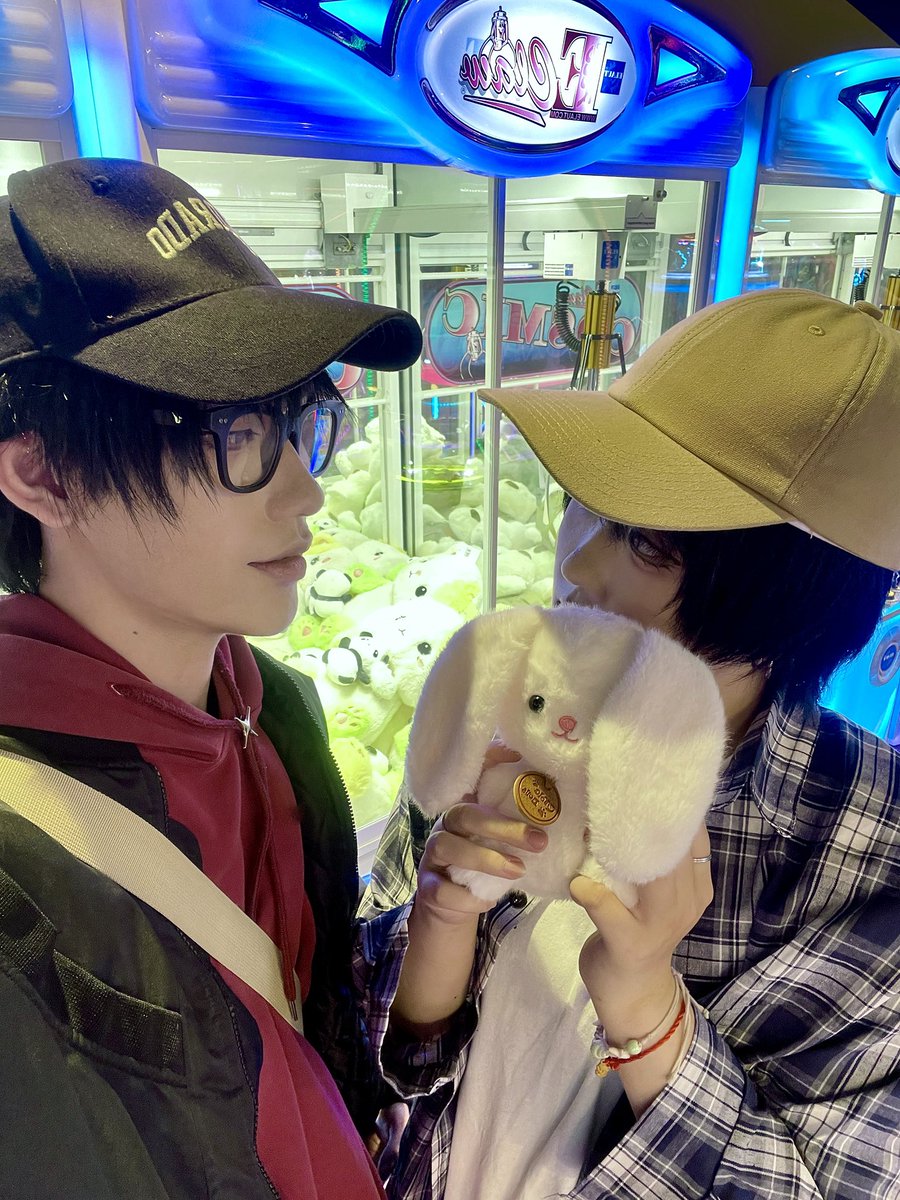 Kibnotweiwei's tweet photo. We cosplay Jaeyoung and Seungmin for Project Led from Viet Nam 🇻🇳  Our gift for Jaeyoung's birthday 💚 🐰 💜 
Hope you like it @nalparihunter

#해피투게더 #Happytwogether #HAPPYJAEYOUNGDAY #재영이생일축하해 https://t.co/WkNfaCRUUa