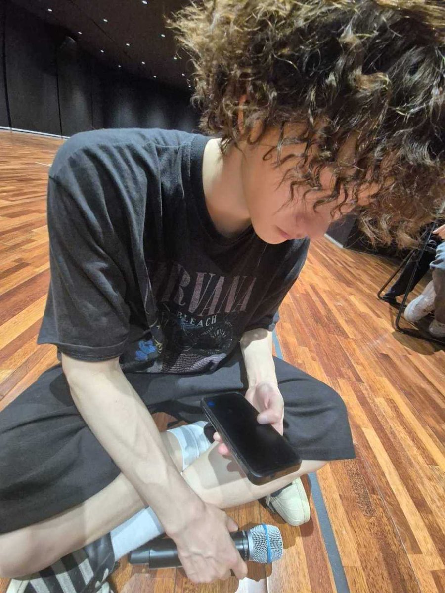 _rwsh3's tweet image. 다들 솔직하게 얘기하자 
어디부터 봤어?