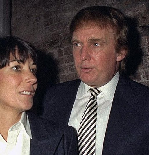 ElTrumpista's tweet image. 🚨 NUEVOS ARCHIVOS DE EPSTEIN DEMUESTRAN QUE TRUMP DENUNCIÓ A EPSTEIN EN 2006

👉🏼 En 2006 al enterarse de ciertas cosas PROHIBE el ingreso de Epstein a Torres Trump y LO DENUNCIA con la POLICÍA.

👉🏼 También en esa llamada a la policía alerta sobre otros cómplices como Ghislaine…