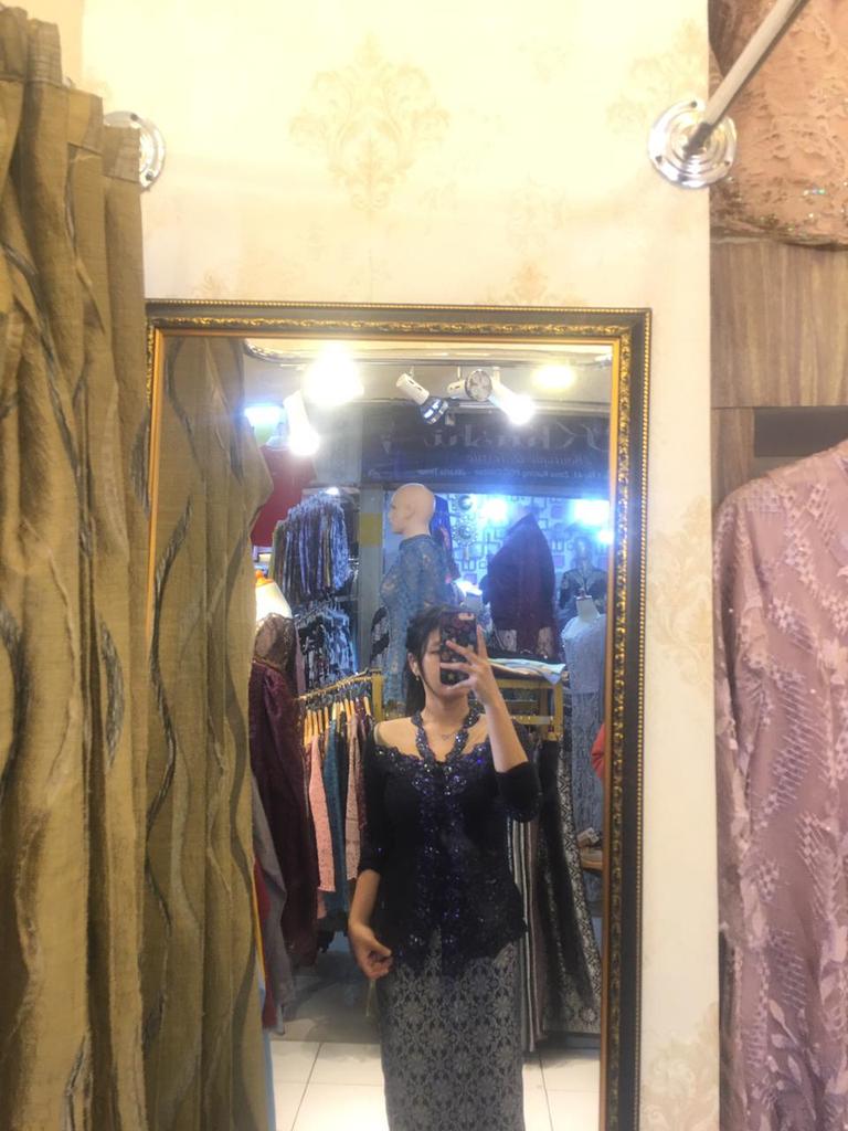 04PJWO's tweet photo. #wts
#preloved 

mau PRELOVED KEBAYA buat wisuda
inc kebaya, rok songjet &amp; longtorso navy
420k aja
bolee nego tipis, harga beli 480k https://t.co/u1NzIm7r06