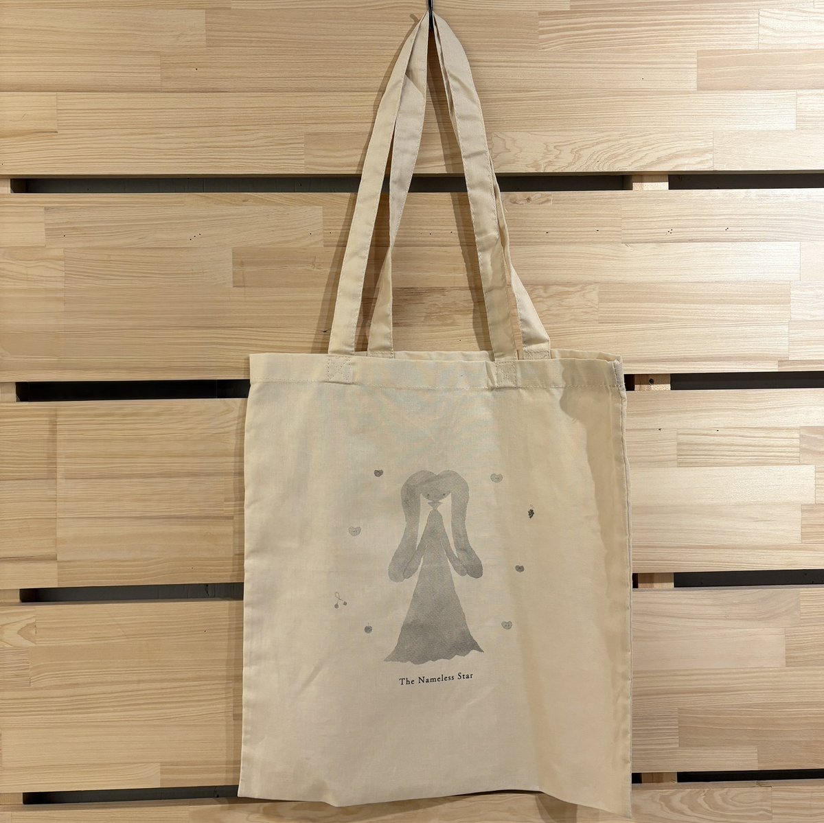 オープンしました。地下展示スペースでは
ちなみ個展『名前のない星』
~2/15(日)月曜休
開催中です！グッズとして名前のない星トートバッグもあります。素朴でかわいいです。通販にもアップしてますので、ご来場難しい方はご覧ください。
folkbookstore.com/?mode=srh&keyw…