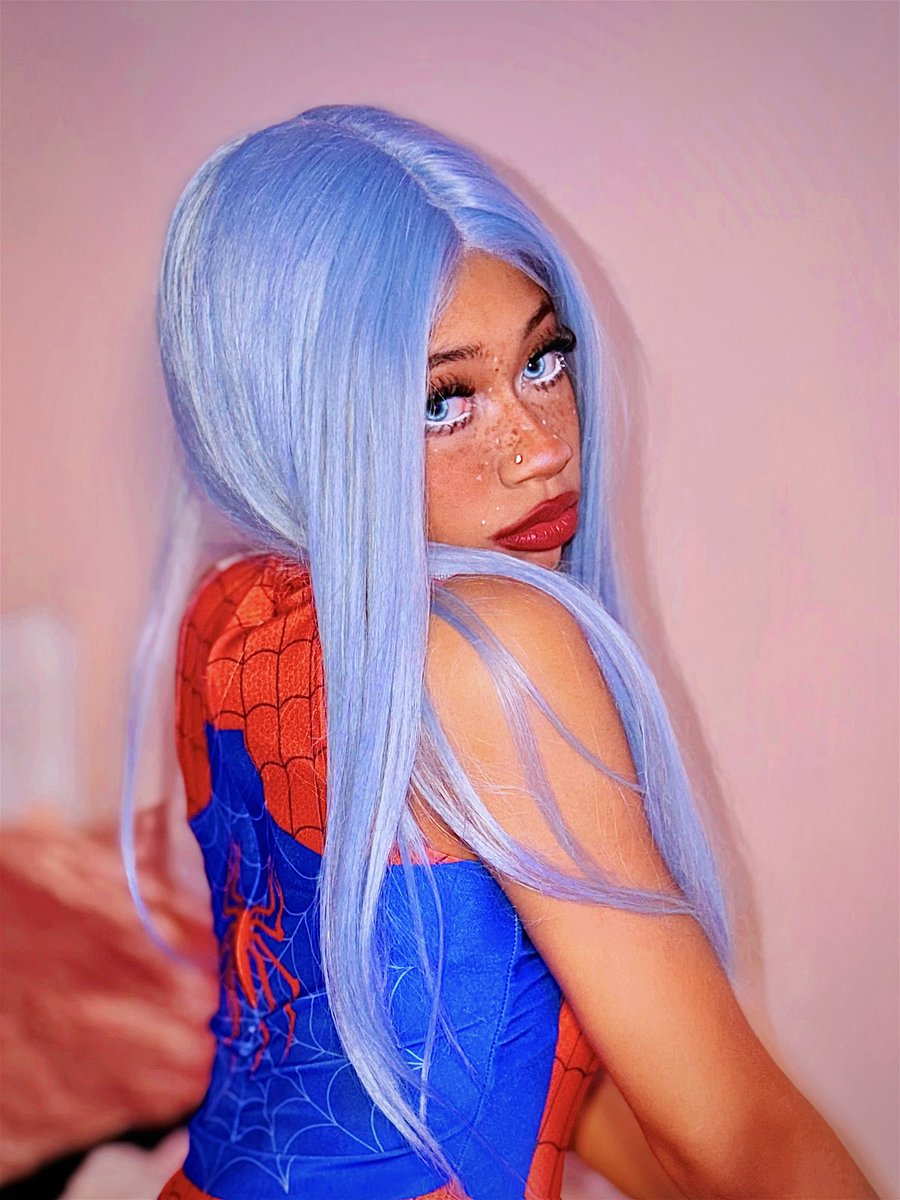 basilthesnake's tweet photo. Repost for a surprise (uncropped) it gets better ;) #teenagegirls #cosplayer #thick #dmme https://t.co/U7sIM25eu9