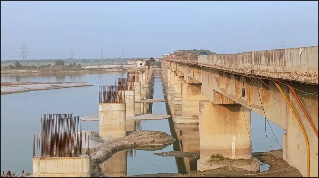 Dumaria Ghat Bridge, Gopalganj: 16 Years and Counting

Construction of new Dumaria Ghat bridge in Bihar has been going on for nearly 16 years &amp; is now expected to be completed by 2027. 

Bridge is being built parallel to old bridge, which has already outlived its design life.