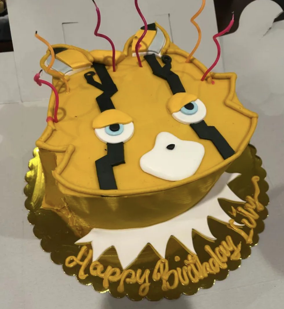 LilyEmilLammers's tweet image. I had a Pristimon cake for my birthday which was a cute idea until it came time to kill Pristimon