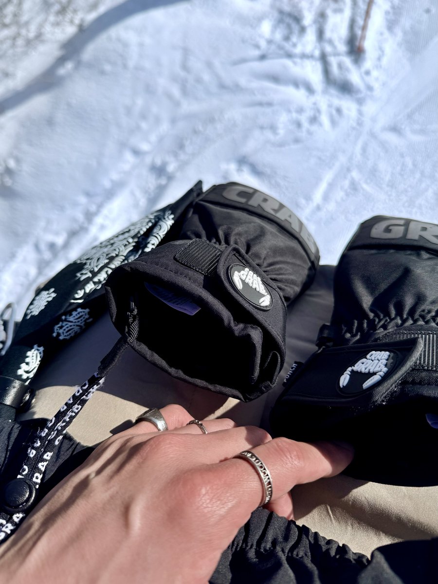 Kitsunetsuki0's tweet photo. 休みを取って3日間の山籠り🏂
今シーズンは湯田中の温泉に泊まって竜王へ♨️
夜は日本酒🍶
#fashion #snowboarding #yonex #mahf #スノボ好きな人と繋がりたい https://t.co/3Yl7ae5Mus