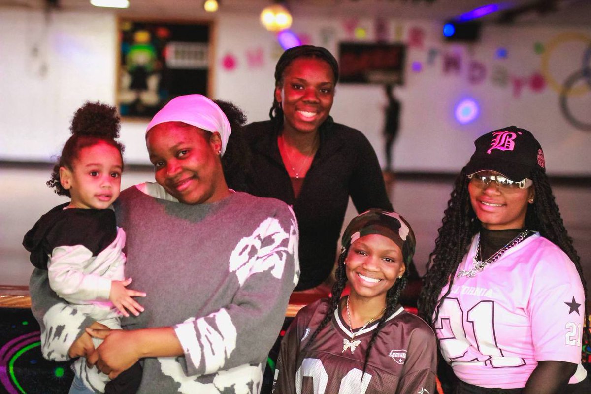 iuic_chicago's tweet photo. The sisters were captured skating and enjoying righteous truth music 🎶 It was definitely a vibe 😀

Text📱”Give” to (646)982-3858 to donate now.

#BlacksHispanicsNatives
#ChosenPeople
#NationTime https://t.co/QEJxEt5jH2